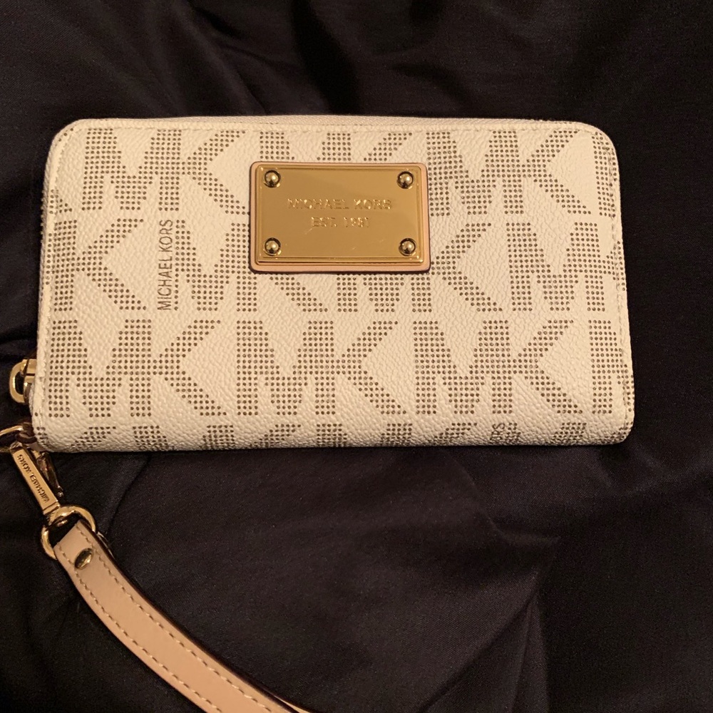 NWOT Michael Kors Signature Wallet
